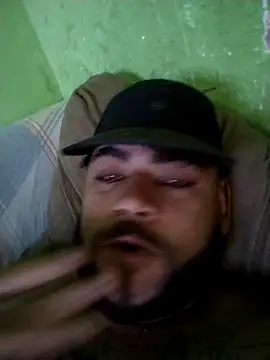 Snapshot of safado0027 chatting on October 16, 2025, 10:16 am safado0027 online show from October 16, 2025, 10:16 am