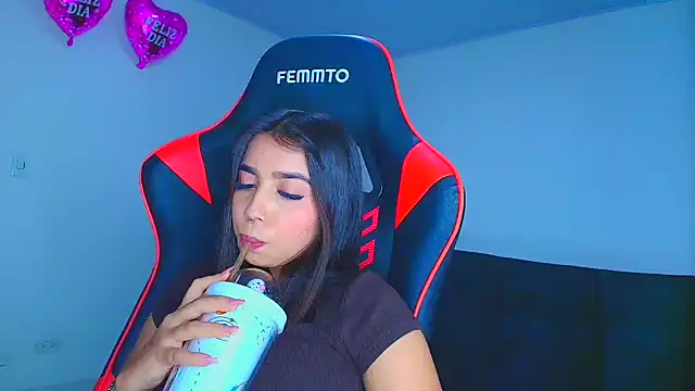 Rousse violett online show from October 15, 2025, 10:43 pm