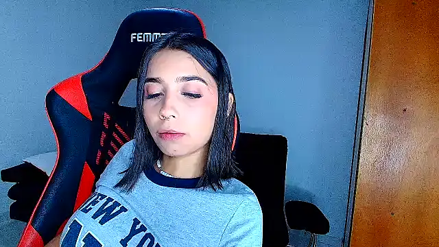 Rousse violett online show from February 13, 2026, 1:34 am