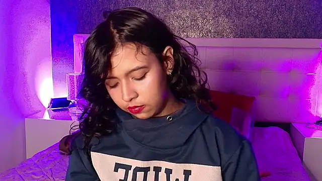 gabriela cortez online show from February 17, 2025, 10:25 pm