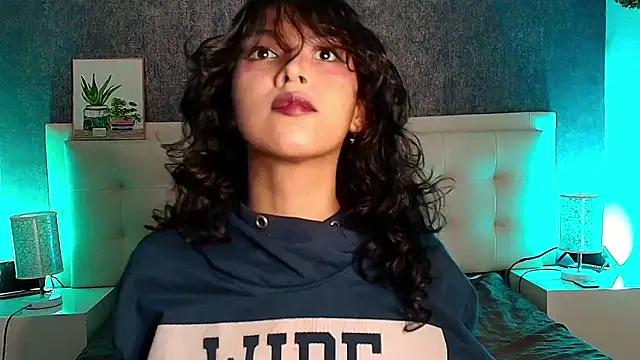 gabriela cortez online show from February 20, 2025, 10:48 pm