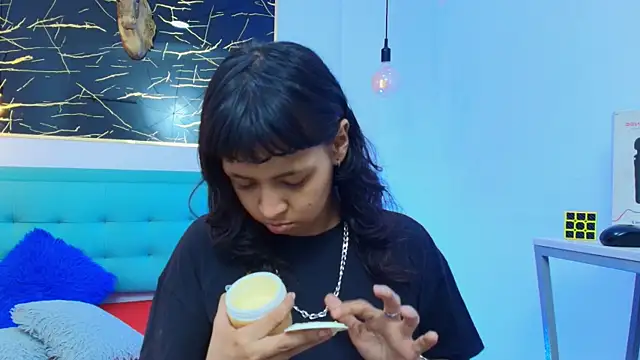 gabriela cortez online show from October 2, 2025, 12:12 pm