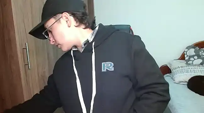 alex parker07 online show from January 8, 2025, 10:37 pm