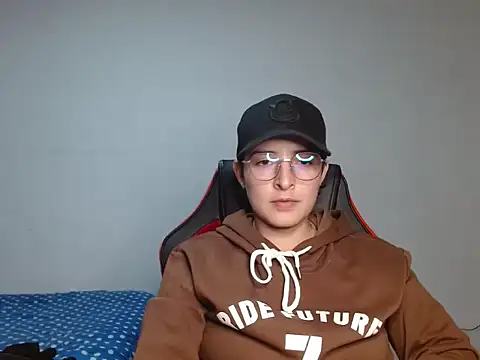 alex parker07 online show from February 9, 2025, 2:17 am