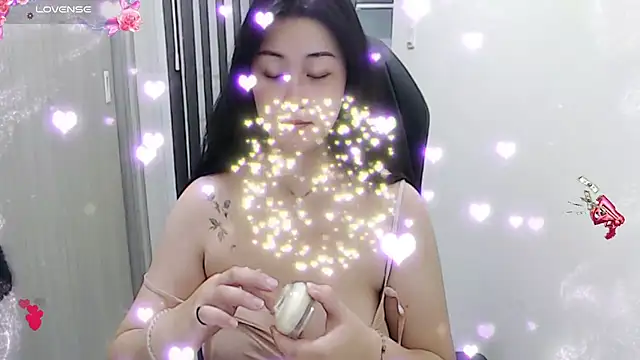 minnie9009 online show from March 18, 2025, 8:14 am