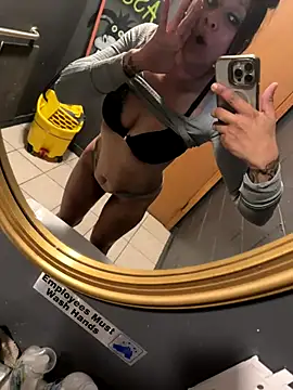 PeachLustre8371 online show from December 22, 2025, 4:15 pm