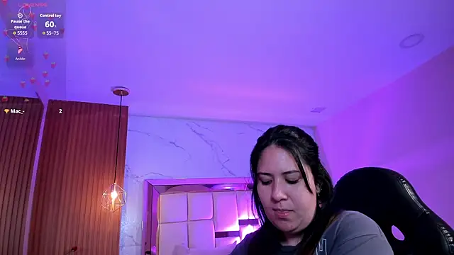 zoes milee online show from February 26, 2026, 11:31 am