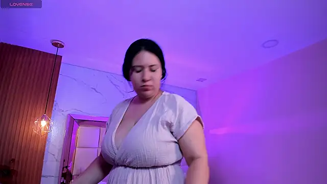 zoes milee online show from March 3, 2026, 11:27 am