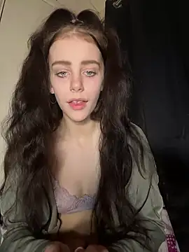 Snapshot of VioletxBlue chatting on January 13, 2025, 4:08 pm VioletxBlue online show from January 13, 2025, 4:08 pm