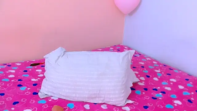 Mattilda 18 online show from February 26, 2025, 12:05 am