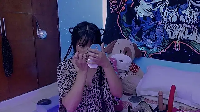 Mattilda 18 online show from September 18, 2025, 7:49 pm