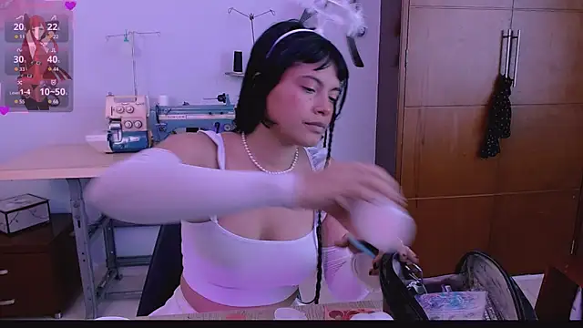 Mattilda 18 online show from October 8, 2025, 7:33 pm