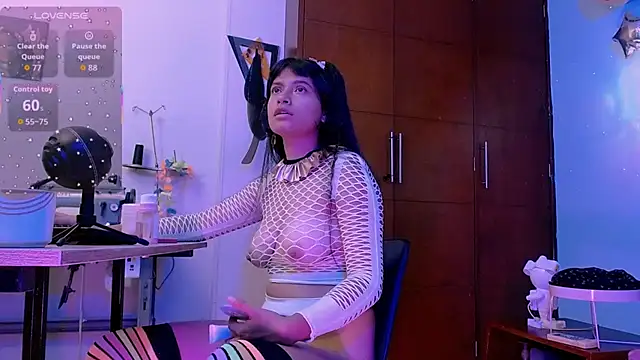 Mattilda 18 online show from October 18, 2025, 8:53 pm