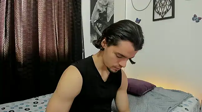 Snapshot of maxi_styles chatting on March 14, 2025, 6:18 pm maxi styles online show from March 14, 2025, 6:18 pm