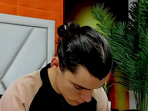 Snapshot of maxi_styles chatting on February 17, 2026, 12:34 pm maxi styles online show from February 17, 2026, 12:34 pm