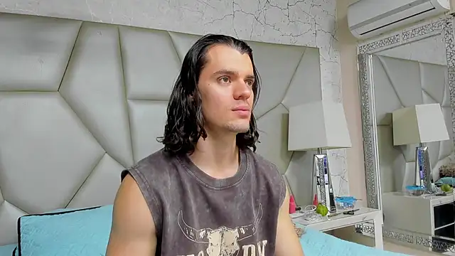 Snapshot of maxi_styles chatting on February 24, 2026, 8:51 pm maxi styles online show from February 24, 2026, 8:51 pm