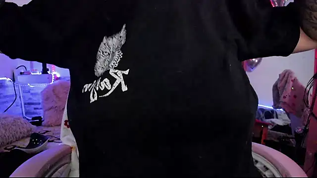 amyswallow7 online show from December 2, 2025, 3:12 am