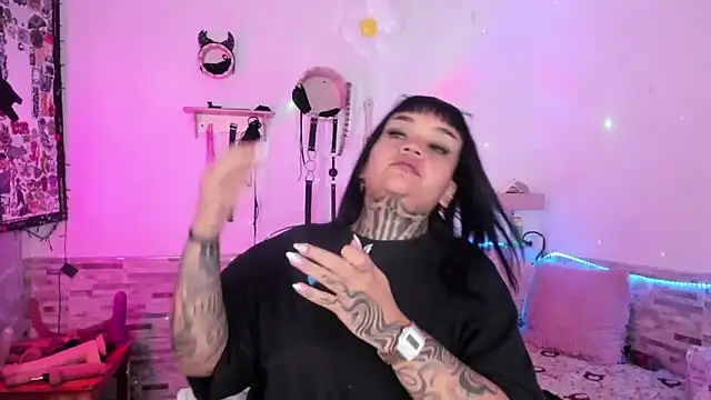 amyswallow7 online show from February 15, 2026, 1:35 am