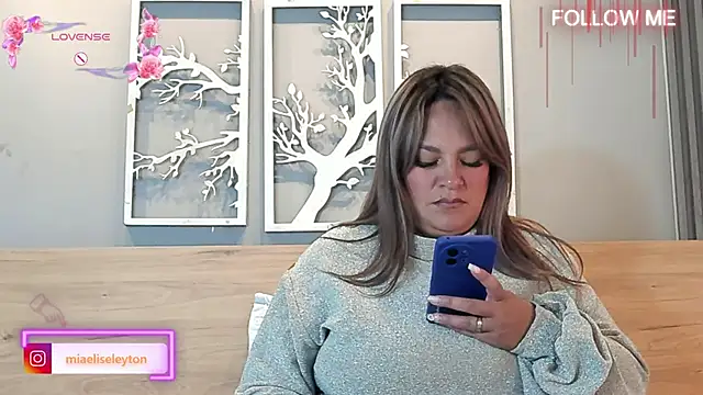 Snapshot of Elise-Leyton chatting on April 29, 2026, 5:30 pm Elise-Leyton online show from April 29, 2026, 5:30 pm