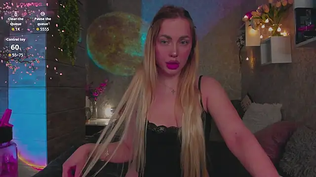 Mika Rayy online show from June 4, 2026, 7:42 pm