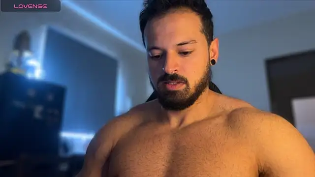 Lucasfit24 online show from November 6, 2025, 1:56 pm