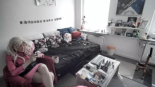 CDHannahSub online show from June 26, 2026, 7:24 am