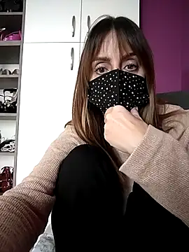 Akemi rossi online show from October 9, 2025, 11:08 am