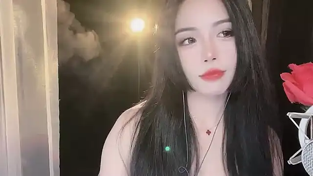 ying-love520 online show from February 2, 2025, 2:24 pm