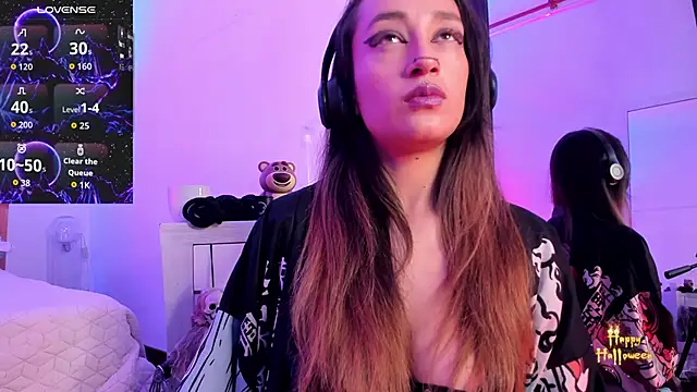 coral jonesss online show from October 25, 2025, 3:18 pm