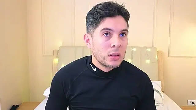 mr danni online show from December 17, 2025, 8:04 pm