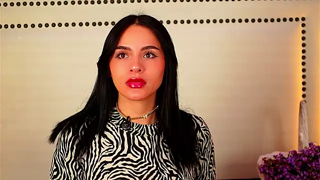 AliceSaylor online show from November 9, 2025, 9:24 pm