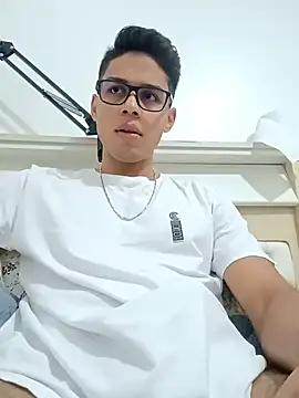 HornyTiger744 online show from December 19, 2025, 9:55 pm