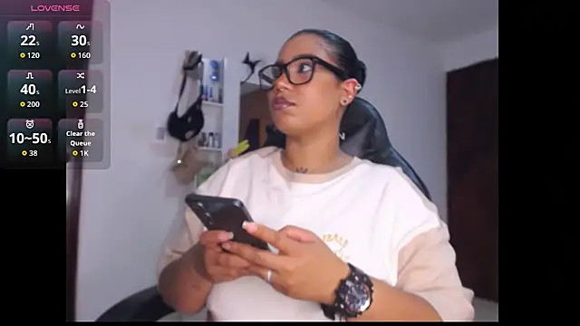 leslycarsson online show from October 18, 2025, 8:53 pm