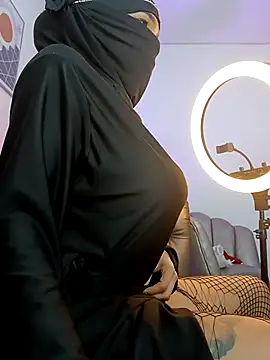 Snapshot of azahara_faraah chatting on October 13, 2025, 6:19 pm azahara faraah online show from October 13, 2025, 6:19 pm