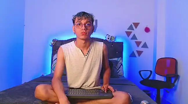 Snapshot of andrew_willyams chatting on January 19, 2025, 11:01 am andrew willyams online show from January 19, 2025, 11:01 am