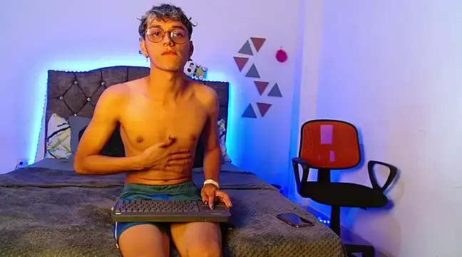 Snapshot of andrew_willyams chatting on January 19, 2025, 10:39 pm andrew willyams online show from January 19, 2025, 10:39 pm