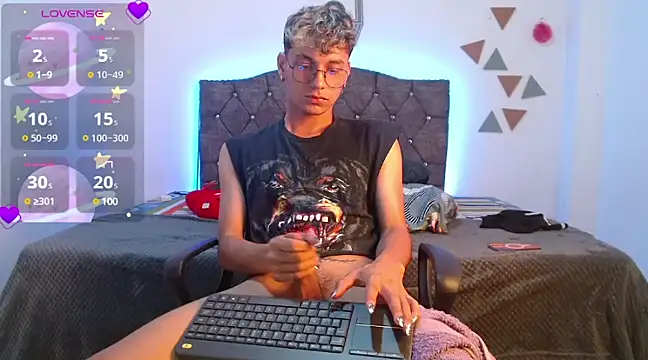 Snapshot of andrew_willyams chatting on January 27, 2025, 6:31 pm andrew willyams online show from January 27, 2025, 6:31 pm