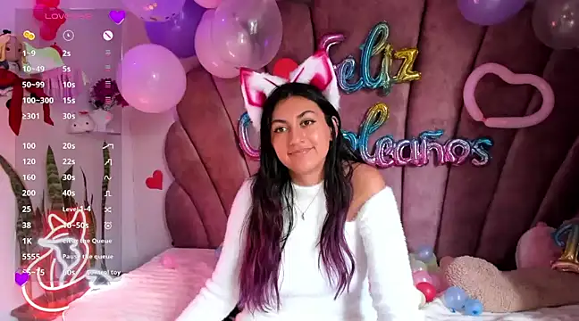 Snapshot of sweetfoxy_17 chatting on February 18, 2025, 6:58 pm sweetfoxy 17 online show from February 18, 2025, 6:58 pm