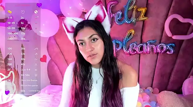 Snapshot of sweetfoxy_17 chatting on February 18, 2025, 10:03 pm sweetfoxy 17 online show from February 18, 2025, 10:03 pm