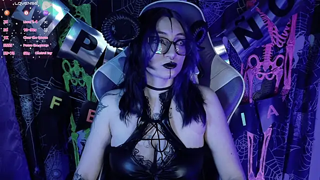 Kimlennox  online show from March 27, 2026, 2:17 pm