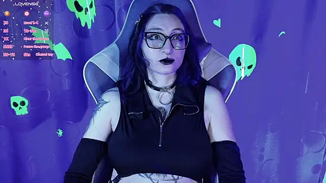 Kimlennox  online show from April 15, 2026, 12:12 pm