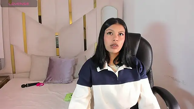 Salmaportman69 online show from February 14, 2026, 2:36 pm