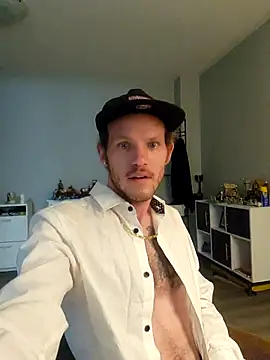 Snapshot of SoxxyNsh chatting on February 16, 2025, 4:53 am SoxxyNsh online show from February 16, 2025, 4:53 am