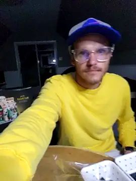 Snapshot of SoxxyNsh chatting on September 19, 2025, 12:45 am SoxxyNsh online show from September 19, 2025, 12:45 am