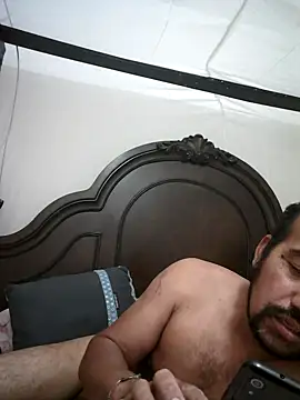 Snapshot of Goloso2423 chatting on November 3, 2025, 7:09 am Goloso2423 online show from November 3, 2025, 7:09 am