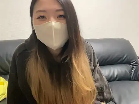 Snapshot of yazawa_oO chatting on January 28, 2025, 9:08 pm yazawa oO online show from January 28, 2025, 9:08 pm
