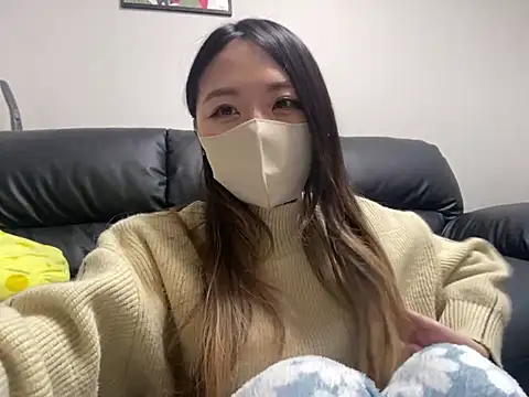 Snapshot of yazawa_oO chatting on February 6, 2025, 1:21 pm yazawa oO online show from February 6, 2025, 1:21 pm