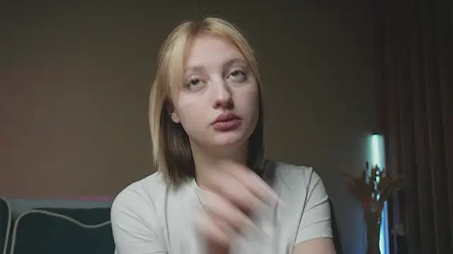 milasmiu online show from February 11, 2025, 3:08 pm