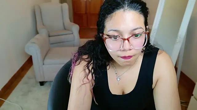 Snapshot of SelenaBlumX chatting on January 25, 2025, 9:35 pm SelenaBlumX online show from January 25, 2025, 9:35 pm