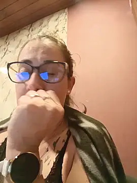 CHARLOTTE 1711 online show from May 26, 2026, 3:24 am